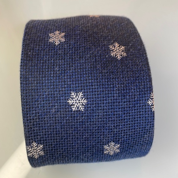 Snowflake tie new with tags Banana Republic - Picture 1 of 11